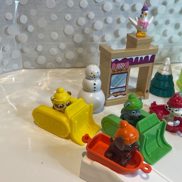 Paw Patrol Advent ❄️🛷Calendar Playset (used - 2019) - Picture 6 of 10